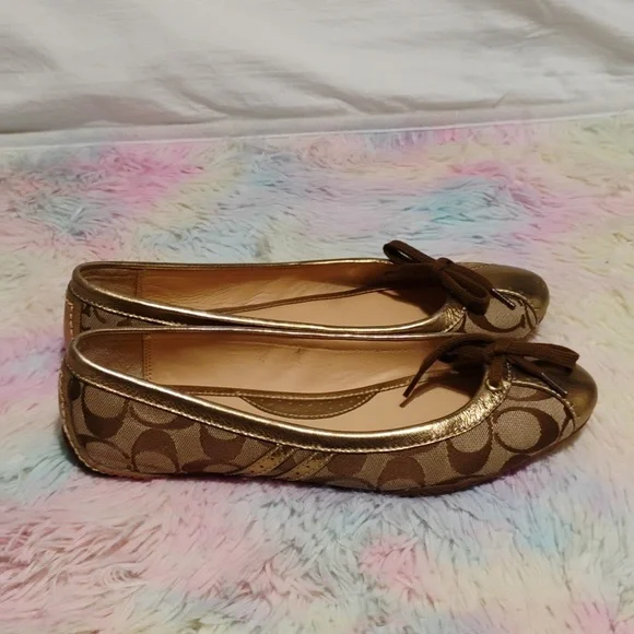 Coach Ballet Flats W Gold Detail Sz.8M They can fit 8.5 Like New (X-100 CRATE) - Picture 6 of 15